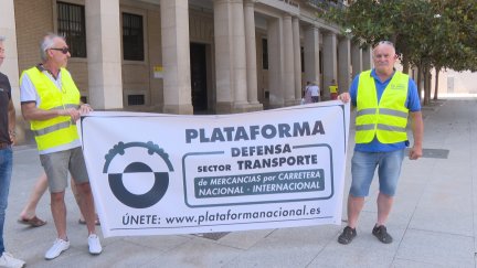 Parte del sector del transporte por carretera baraja convocar nuevos paros.