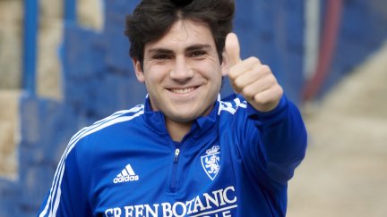 Iván Azón sonríe durante un entrenamiento con el Real Zaragoza. Foto: Twitter Real Zaragoza