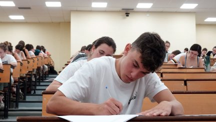 Este miércoles se conocerán las notas de acceso para los grados de la Universidad de Zaragoza. / Europa Press