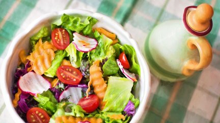 Los nutricionistas recomiendan comidas ligeras frente al calor.