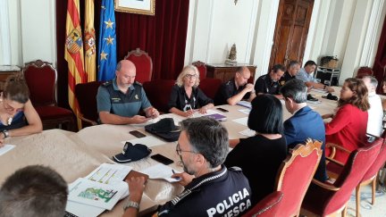 Representantes institucionales y de las Fuerzas y Cuerpos de Seguridad del Estado en la Junta de Seguridad de Huesca. / Subdelegación del Gobierno en Huesca.