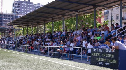 La afición del Ebro durante un encuentro.