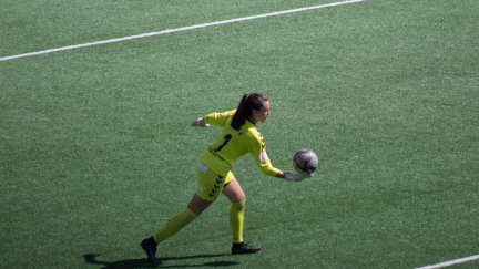 Elena Casao seguirá defendiendo la portería del Zaragoza CFF.