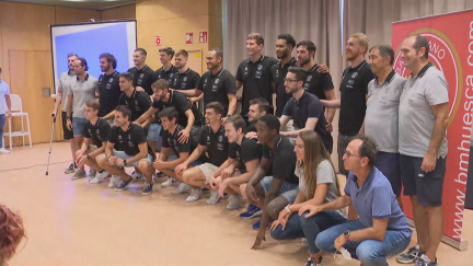 Foto de la plantilla del Bada Huesca. Foto: Aragón Deporte.