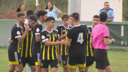 Deportivo Aragón celebrando el segundo gol al CD Brea