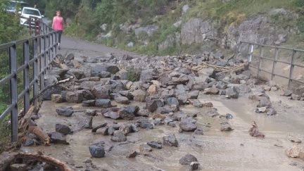 Las lluvias intensas en el Pirineo dejan granizo y algunos desperfectos en las carreteras
