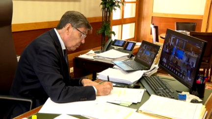 El vicepresidente de Aragón, Arturo Aliaga, en la reunión telemática entre Comunidades y Gobierno Central para analizar la norma.