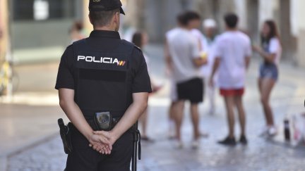 Un cuerpo de policía durante las Fiestas de San Lorenzo 2022 en la plaza de la Catedral. /Europa Press