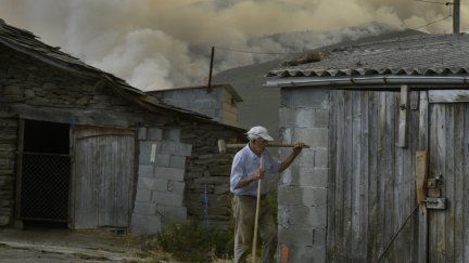 Incendio forestal en Chandrexa de Queixa, en Ourense./ Europa Press.
