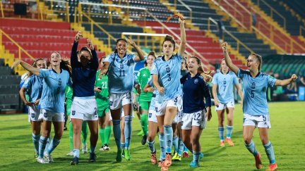 Salma Paralluelo celebra el paso a cuartos del Mundial.