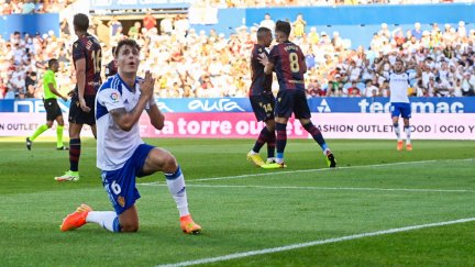 Francés se lamenta tras una ocasión del Zaragoza. Foto: Marcos Cebrián.