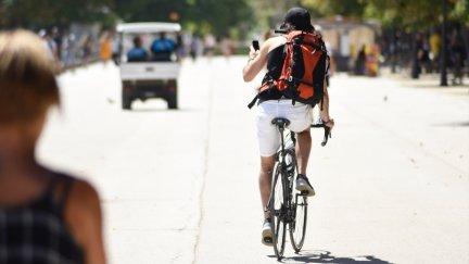 Un ciclista en un día de verano. / EP.