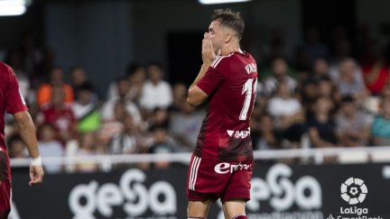 Valentín Vada lamentándose durante el encuentro ante el FC Cartagena