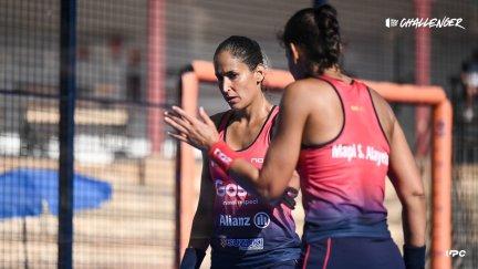 Mapi y Majo Sánchez Alayeto celebran un punto durante su partido de semifinales.