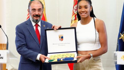 Salma Paralluelo ha sido recibido por Javier Lambán.