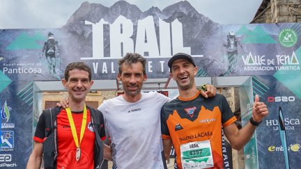 Imagen del podio masculino de la prueba 4K.