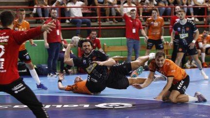 El Bada Huesca jugando frente al Torrelavega