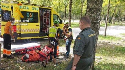 Imagen de uno de los rescates que ha realizado el GREIM este fin de semana. / Guardia Civil