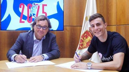 Alejandro Francés junto a Raúl Sanllehí