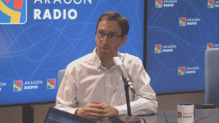 Adrián Gimeno, director del Instituto Aragonés de la Juventud, en el programa de Despierta Aragón. / Aragón Radio