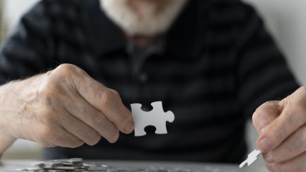 una persona necesita de media unos 35.000 euros anuales desde el inicio y hasta el final de la enfermedad