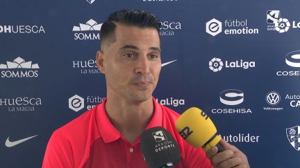 Andrés Fernández en zona mixta.