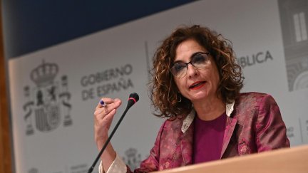 La ministra de Hacienda, María Jesús Montero, en la presentación del paquete de medidas fiscales del Gobierno. / EFE.
