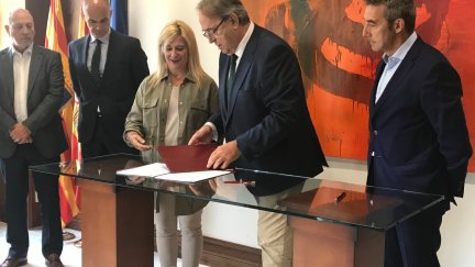 Rubrica del convenio entre Correos y el Gobierno de Aragón. / Gobierno de Aragón
