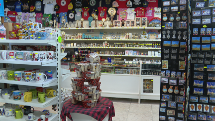 Tienda de 'Regalos La Mañica' en Zaragoza. / Objetivo.