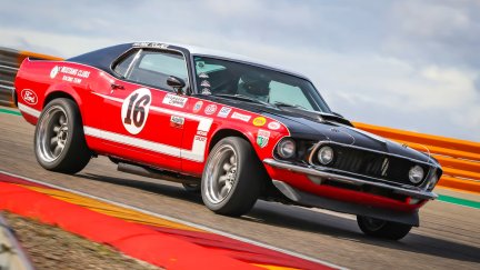 Imagen de un vehículo clásico en Motorland Aragón.