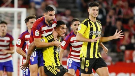 Gabi Fuentes y Jaume Grau, en un lance del juego en Granada.