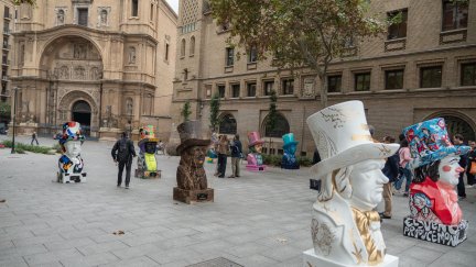 Las figuras han sido realizadas en fibra de vidrio y poliéster con acabado en imprimación. / Carlos Burrillo