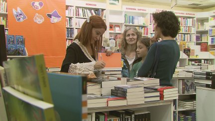 Desde la librería Antígona reconocen que la literatura infantil y juvenil en Aragón destaca. / Objetivo