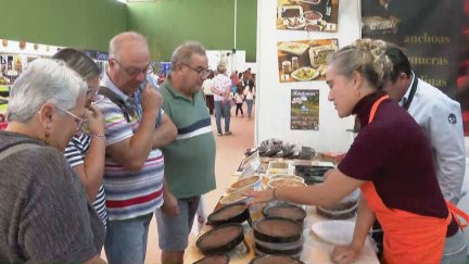 Miles de personas transitan desde este sábado entre los 200 stands del recinto ferial.