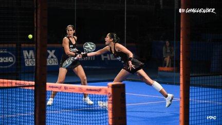 Las hermanas Sánchez Alayeto durante el encuentro de este jueves.