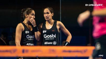 Las hermanas Sánchez Alayeto durante el encuentro de este sábado.