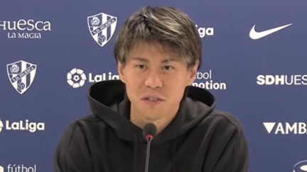 Kento Hashimoto hablando para el club oscense. Foto: SD Huesca