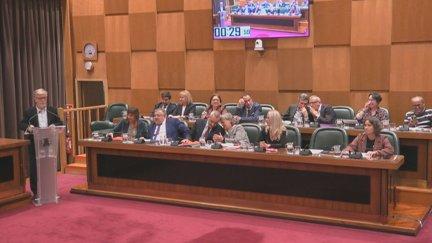 La oposición en el salón de plenos del Ayuntamiento de Zaragoza./ Aragón TV.