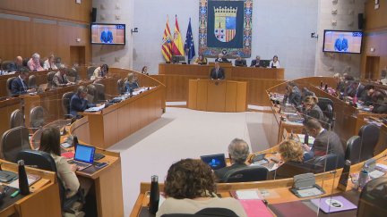 Interior de las Cortes de Aragón durante la votación del techo de gasto.