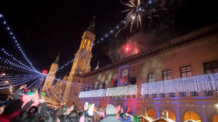 Un cotillón en la Plaza del Pilar.