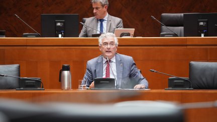 El consejero de Agricultura, Ganadería y Medio Ambiente, Joaquín Olona, durante la comparecencia de Presupuestos. / Gobierno de Aragón
