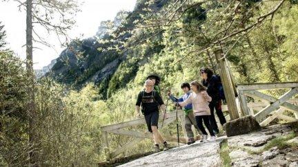 El senderismo es una de las actividades que más se ha incrementado en los últimos años. / Turismo de Aragón.