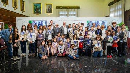 Foto de familia tras la reunión del consejo. / Ayuntamiento de Zaragoza.