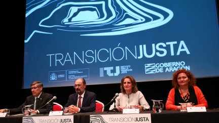 La vicepresidenta tercera del Gobierno de España y ministra para la Transición Ecológica y el Reto Demográfico, Teresa Ribera, ha presentado, junto con el Presidente de Aragón, Javier Lambán, los contenidos del convenio de Transición Justa para Andorra. / Gobierno de Aragón