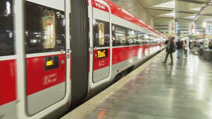 El primer Iryo, esta mañana, a su llegada a la estación de Delicias procedente de Madrid.