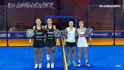 Las hermanas Sánchez Alayeto posan antes del encuentro.