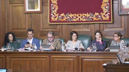 El consistorio turolense durante la aprobación de los presupuestos.