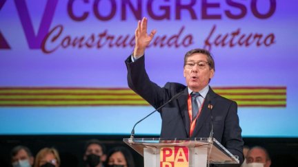 El presidente reelecto del Partido Aragonés (PAR), Arturo Aliaga, en la clausura del XV Congreso del partido EN 2021. / EFE.