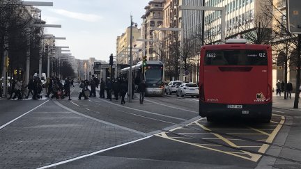 El transporte público de Zaragoza modificará sus horarios durante las festividades de Navidad. | Europa Press