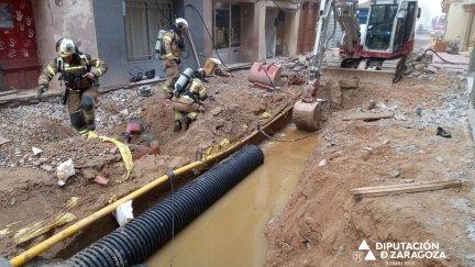 Una fuga de gas ocurrida este martes en la calle Rosario de Caspe ha obligado a confinar dentro de sus casas a los vecinos de los edificios cercanos. / DPZ